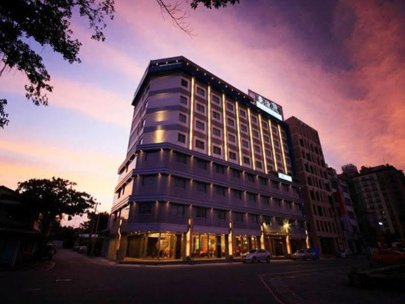 Fish Hotel Hualien Exterior photo