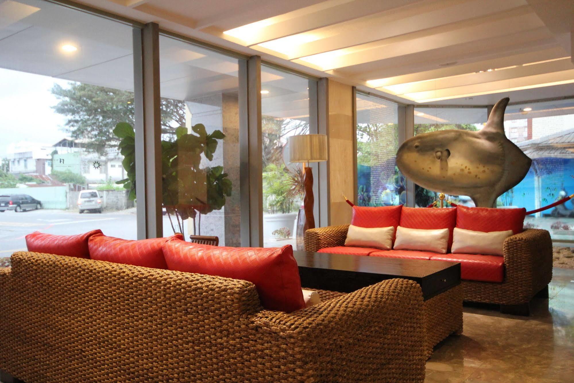 Fish Hotel Hualien Exterior photo