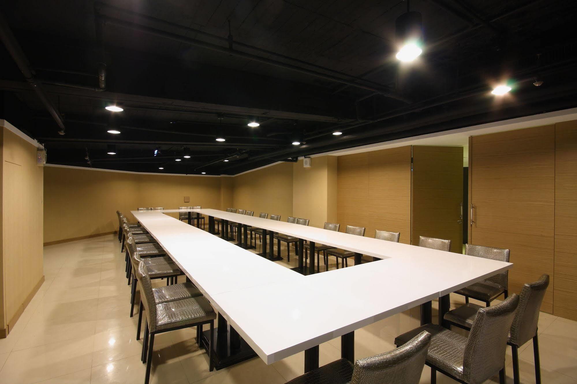 Fish Hotel Hualien Exterior photo