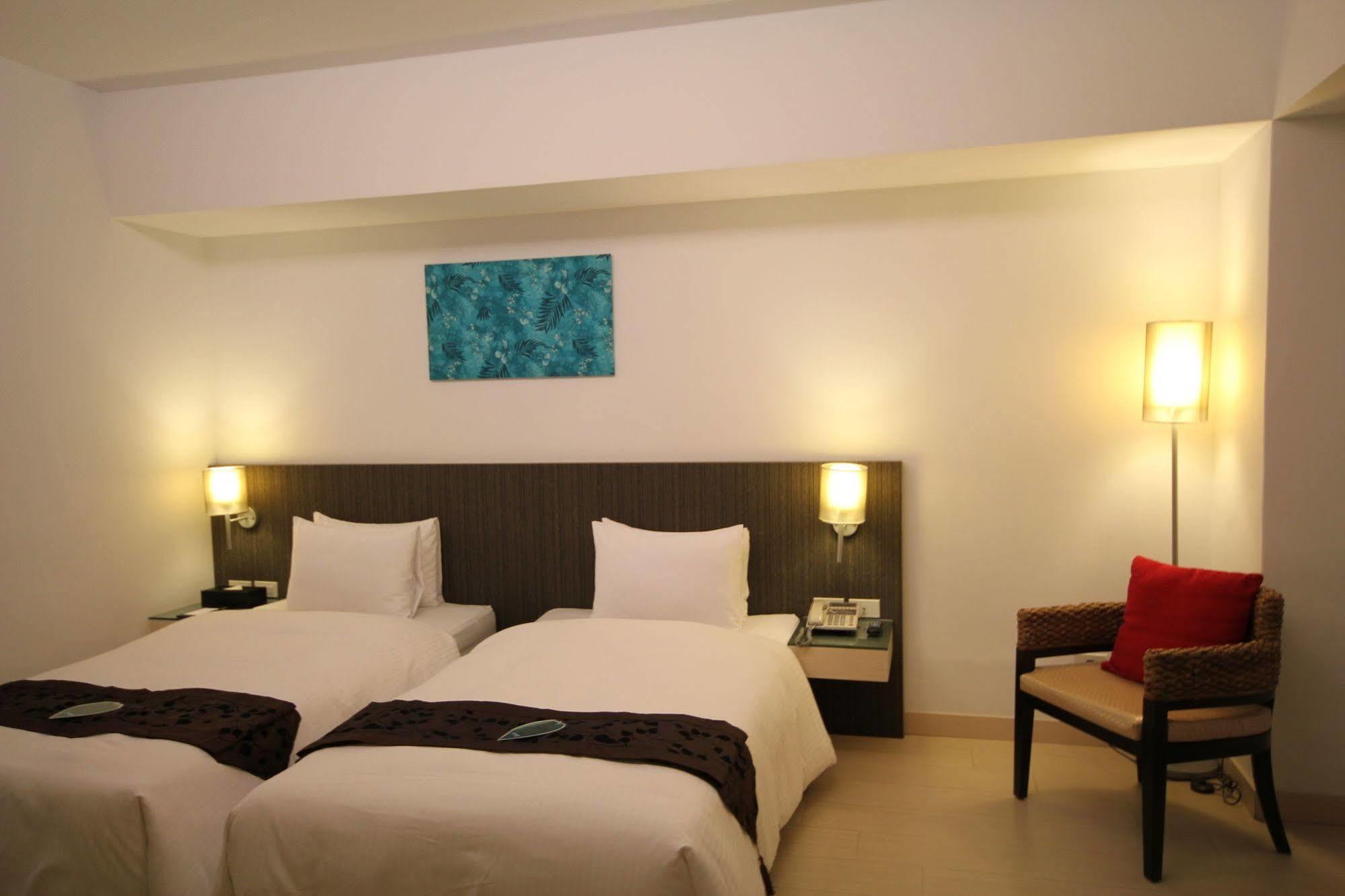 Fish Hotel Hualien Exterior photo