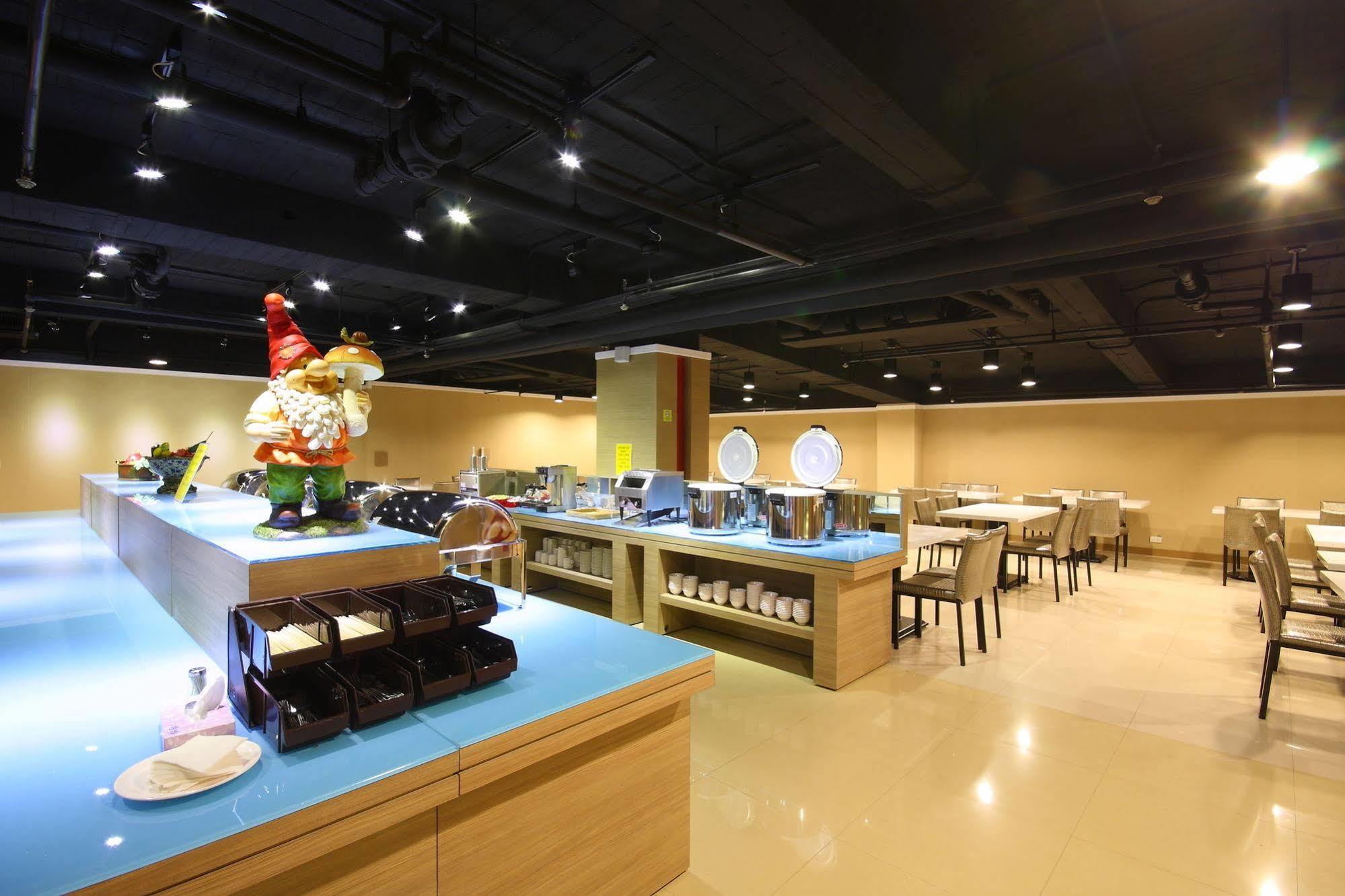 Fish Hotel Hualien Exterior photo